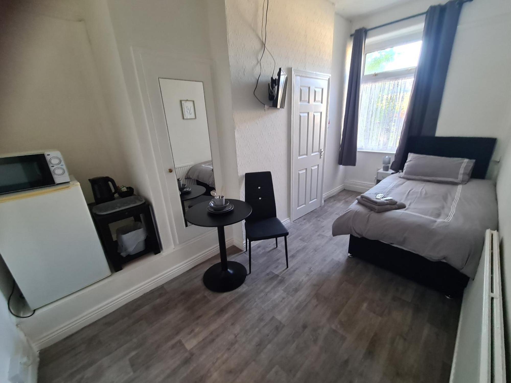 Tredegar Arms Budget Guesthouse For Walkers/Cyclists/Contractors/Traveler Merthyr Tydfil Extérieur photo
