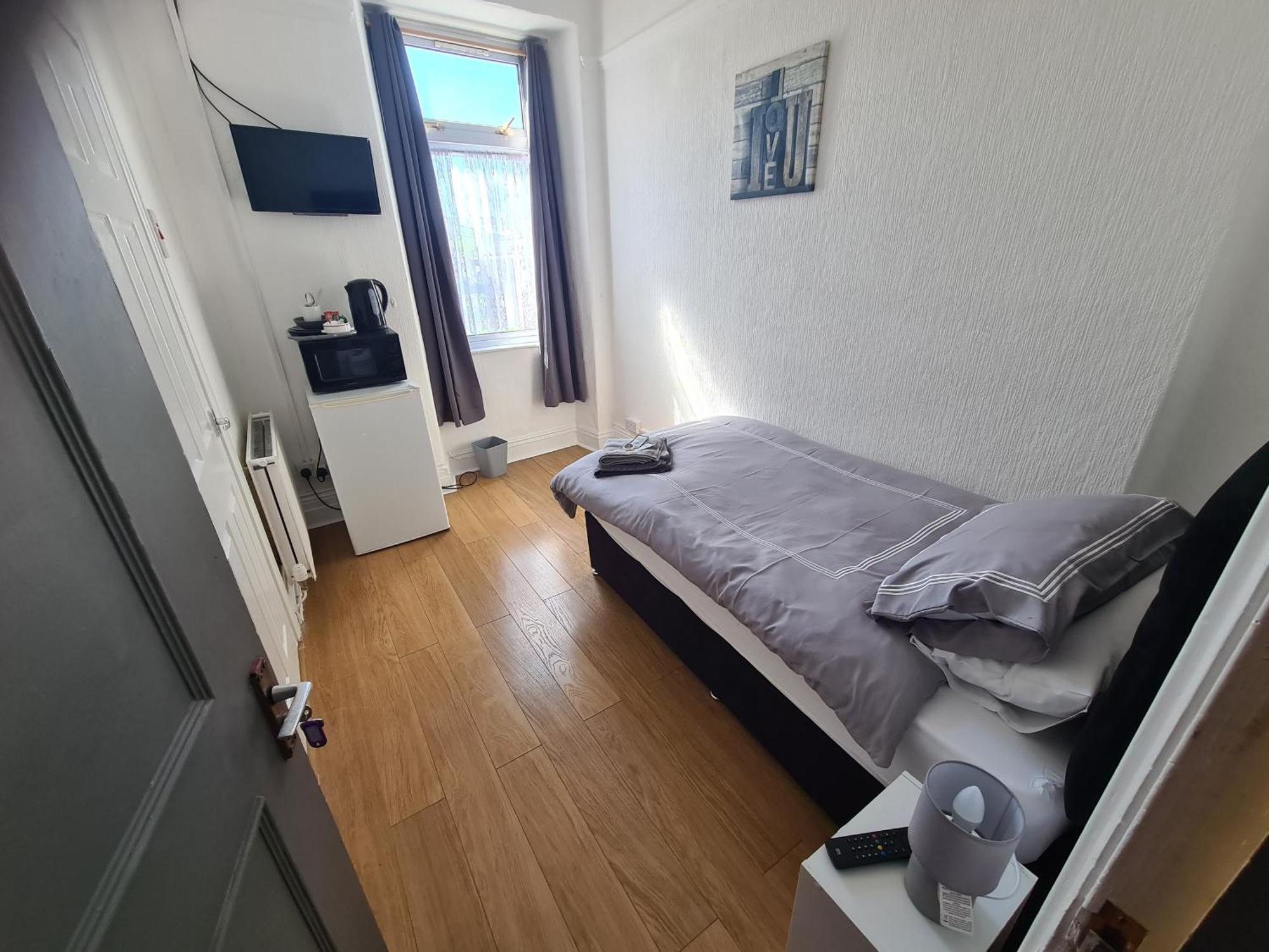 Tredegar Arms Budget Guesthouse For Walkers/Cyclists/Contractors/Traveler Merthyr Tydfil Extérieur photo