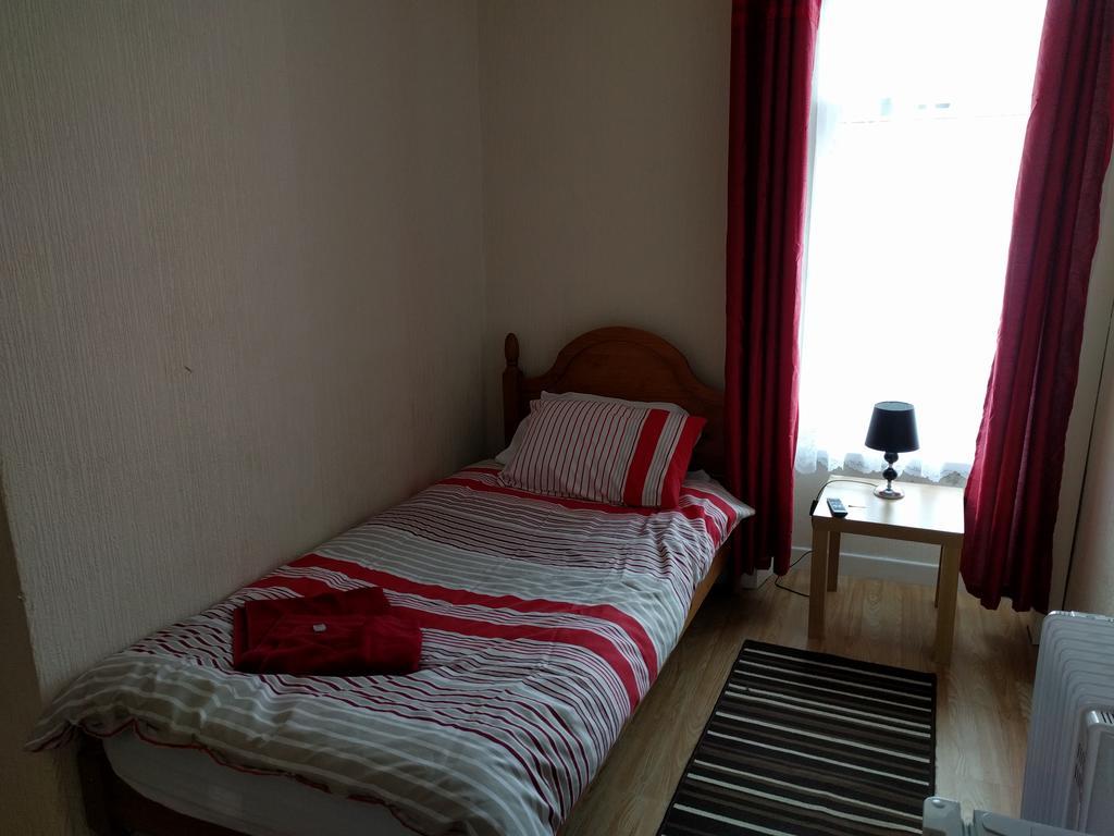 Tredegar Arms Budget Guesthouse For Walkers/Cyclists/Contractors/Traveler Merthyr Tydfil Extérieur photo